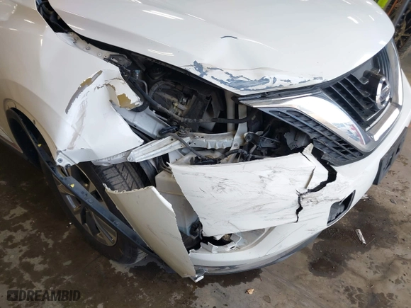 2017 Nissan Murano SL with VIN 5N1AZ2MH2HN157223, listed as a IAAI auction lot 42022814 with 122,104 mi miles. Bid and sale history available at carsss.com. Image 6.