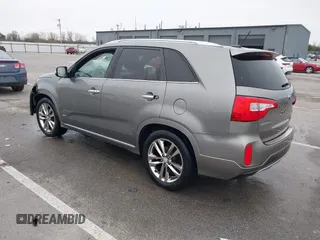 2014 Kia Sorento SX z VIN 5XYKWDA74EG538342, wystawiony jako IAAI lot #41972438 z przebiegiem 157 910 mil mil oraz . Historia ofert i sprzedaży dostępna na DreamBid. Obrazek 3.