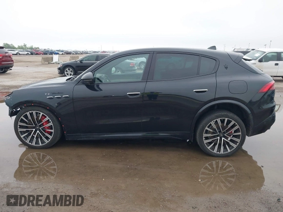 2023 Maserati Grecale Modena z VIN ZN682AVM6P7413121, wystawiony jako IAAI lot #42092049 z przebiegiem 8 132 mil mil oraz . Historia ofert i sprzedaży dostępna na DreamBid. Obrazek 15.