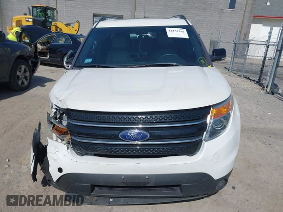 2015 Ford Explorer XLT with VIN 1FM5K8D89FGA00654, listed as a IAAI auction lot 42132102 with 135,463 mi miles and . Bid and sale history available at carsss.com. Image 11.
