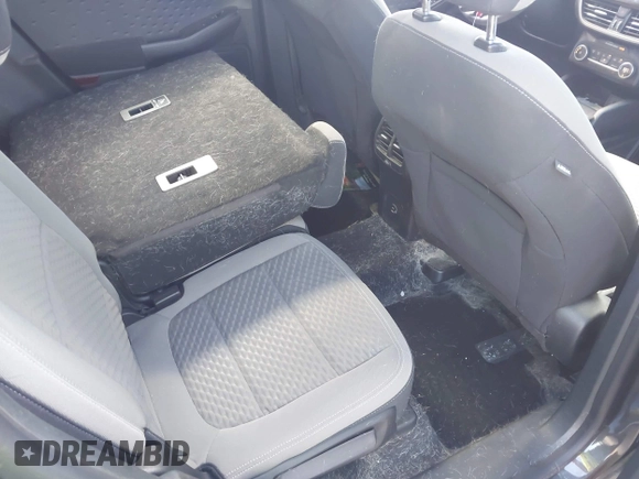2020 Ford Escape SE z VIN 1FMCU0G63LUC26585, wystawiony jako IAAI lot #42332332 z przebiegiem 62 681 mil mil oraz . Historia ofert i sprzedaży dostępna na DreamBid. Obrazek 8.