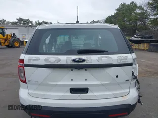 2014 Ford Police Interceptor Utility z VIN 1FM5K8AR1EGC50062, wystawiony jako IAAI lot #42081594 z przebiegiem 97 045 mil mil oraz . Historia ofert i sprzedaży dostępna na DreamBid. Obrazek 15.