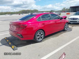 2021 Kia Forte LXS с VIN 3KPF24AD4ME288907, выставлен на аукционе IAAI как лот 42084081 с пробегом 47 786 миль миль и . История ставок и продаж доступна на DreamBid. Изображение 4.