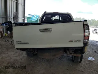 2005 Toyota Tacoma with VIN 3TMMU52N65M001833, listed as a Copart auction lot 62111395 with Not provided miles and Salvage title. Bid and sale history available at DreamBid. Image 6.