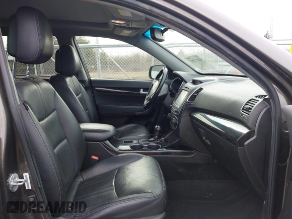 2015 Kia Sorento EX with VIN 5XYKU4A72FG621744, listed as a IAAI auction lot 41877451 with 105,898 mi miles. Bid and sale history available at carsss.com. Image 5.