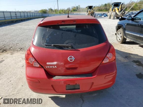 2011 Nissan Versa S z VIN 3N1BC1CP0BL420221, wystawiony jako Copart lot #52742945 z przebiegiem Nie podano mil oraz Szkoda całkowita • Salvage title. Historia ofert i sprzedaży dostępna na DreamBid. Obrazek 6.