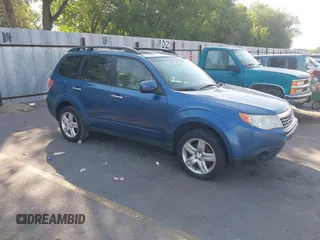 2010 Subaru Forester X Premium z VIN JF2SH6CC1AH724407, wystawiony jako IAAI lot #42734338 z przebiegiem 341 869 mil mil oraz . Historia ofert i sprzedaży dostępna na DreamBid. Obrazek 1.