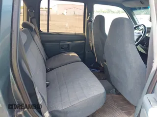 1996 Ford Explorer XL with VIN 1FMDU34X3TUC22832, listed as a IAAI auction lot 42738515 with 165,408 mi miles and . Bid and sale history available at DreamBid. Image 8.