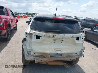 2020 Jeep Compass Latitude z VIN 3C4NJCBB9LT126299, wystawiony jako IAAI lot #42206657 z przebiegiem 60 550 mil mil oraz . Historia ofert i sprzedaży dostępna na DreamBid. Obrazek 17.