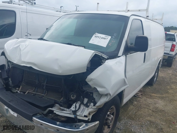 2018 GMC Savana Cargo Van with VIN 1GTW7AFGXJ1910704, listed as a IAAI auction lot 40924087 with 142,697 mi miles. Bid and sale history available at carsss.com. Image 17.