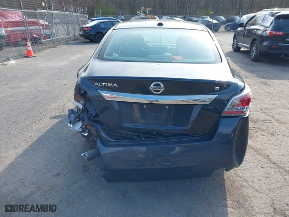 2015 Nissan Altima 2.5 with VIN 1N4AL3AP0FC124842, listed as a IAAI auction lot 42066237 with 147,853 mi miles. Bid and sale history available at carsss.com. Image 6.