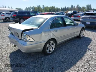 2001 Mercedes-Benz C 230/260/280/320 z VIN WDBRF61J51F013288, wystawiony jako IAAI lot #42322128 z przebiegiem Nie podano mil oraz . Historia ofert i sprzedaży dostępna na DreamBid. Obrazek 4.