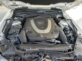 2011 Mercedes-Benz SL 550 z VIN WDBSK7BAXBF161245, wystawiony jako Copart lot #77153164 z przebiegiem 100 997 mil mil oraz Szkoda całkowita • Salvage title. Historia ofert i sprzedaży dostępna na DreamBid. Obrazek 11.