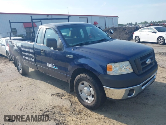 2008 Ford F-150 XL with VIN 1FTRF12W18KD24863, listed as a IAAI auction lot 42158875 with 180,388 mi miles. Bid and sale history available at carsss.com. Image 1.