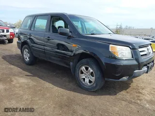 2007 Honda Pilot LX with VIN 5FNYF28117B044692, listed as a IAAI auction lot 42081205 with 173,744 mi miles. Bid and sale history available at carsss.com. Image 1.