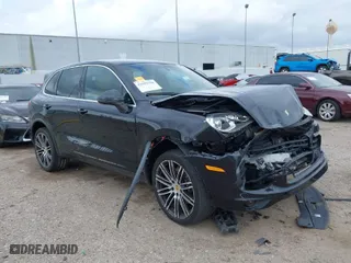 2017 Porsche Cayenne with VIN WP1AA2A2XHKA90706, listed as a IAAI auction lot 41692768 with 92,800 mi miles. Bid and sale history available at carsss.com. Image 1.