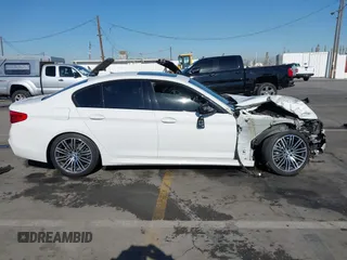 2019 BMW 5 Series 530i с VIN WBAJA5C52KWA57922, выставлен на аукционе IAAI как лот 40896802 с пробегом 60 562 миль миль и . История ставок и продаж доступна на DreamBid. Изображение 14.