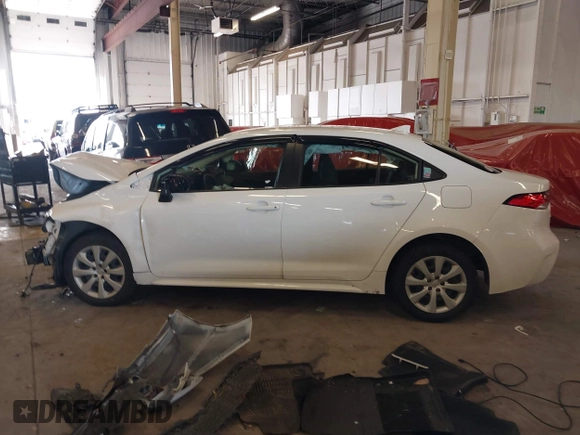 2022 Toyota Corolla LE with VIN JTDEPMAE8N3007433, listed as a IAAI auction lot 41665118 with 54,875 mi miles. Bid and sale history available at carsss.com. Image 15.
