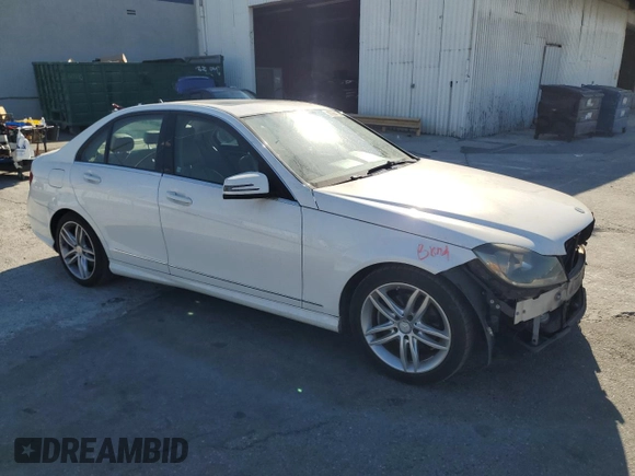 2014 Mercedes-Benz C 250 Sport z VIN WDDGF4HB6ER317770, wystawiony jako Copart lot #88786415 z przebiegiem 165 399 mil mil oraz Szkoda całkowita • Salvage title. Historia ofert i sprzedaży dostępna na DreamBid. Obrazek 4.