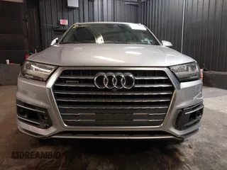 2017 Audi Q7 Premium Plus with VIN WA1LAAF76HD035953, listed as a IAAI auction lot 41816166 with 132,149 mi miles. Bid and sale history available at carsss.com. Image 12.