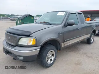 2003 Ford F-150 XL z VIN 2FTRX18W33CA38143, wystawiony jako IAAI lot #42452285 z przebiegiem 134 334 mil mil oraz . Historia ofert i sprzedaży dostępna na DreamBid. Obrazek 2.