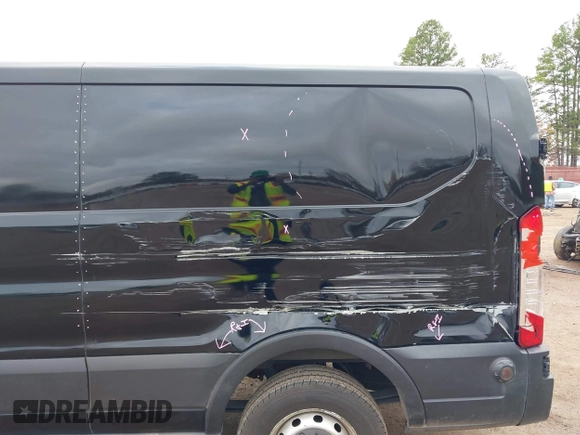 2019 Ford Transit with VIN 1FTYR2YM3KKA96824, listed as a IAAI auction lot 41088013 with 137,331 mi miles and . Bid and sale history available at DreamBid. Image 6.