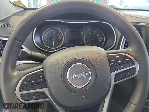 2021 Jeep Cherokee Latitude Plus z VIN 1C4PJLLB5MD223983, wystawiony jako IAAI lot #42741294 z przebiegiem 49 704 mil mil oraz . Historia ofert i sprzedaży dostępna na DreamBid. Obrazek 12.