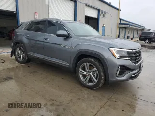 2024 Volkswagen Atlas SEL R-Line with VIN 1V2AE2CA0RC201364, listed as a Copart auction lot 59367255 with 13,638 mi miles and Salvage title. Bid and sale history available at DreamBid. Image 4.
