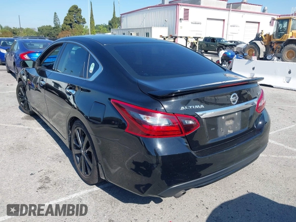 2017 Nissan Altima SL z VIN 1N4AL3AP2HC490191, wystawiony jako IAAI lot #42242495 z przebiegiem 195 261 mil mil oraz . Historia ofert i sprzedaży dostępna na DreamBid. Obrazek 3.