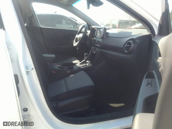 2021 Hyundai Kona SEL with VIN KM8K2CAA5MU724773, listed as a IAAI auction lot 41647534 with 83,667 mi miles. Bid and sale history available at carsss.com. Image 5.