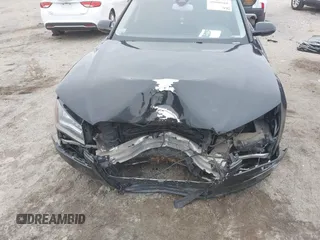 2011 Audi A8 z VIN WAURVAFDXBN026102, wystawiony jako IAAI lot #39096660 z przebiegiem 151 060 mil mil oraz . Historia ofert i sprzedaży dostępna na DreamBid. Obrazek 6.