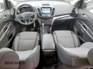 2017 Ford Escape SE z VIN 1FMCU9G91HUE17654, wystawiony jako Copart lot #56173175 z przebiegiem 97 678 mil mil oraz Czysty tytuł • Clean title. Historia ofert i sprzedaży dostępna na DreamBid. Obrazek 8.