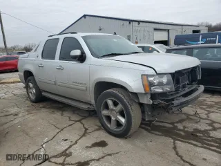 2013 Chevrolet Avalanche LT with VIN 3GNTKFE7XDG379565, listed as a Copart auction lot 42846225 with 182,136 mi miles and Clean Title. Bid and sale history available at carsss.com. Image 4.