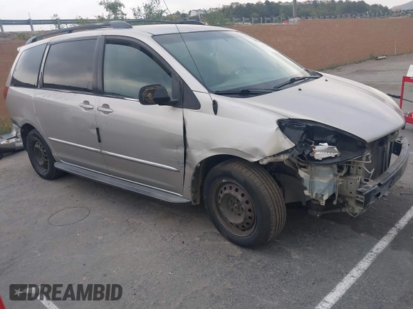 2005 Toyota Sienna CE z VIN 5TDZA23C95S222269, wystawiony jako IAAI lot #42194423 z przebiegiem 282 028 mil mil oraz . Historia ofert i sprzedaży dostępna na DreamBid. Obrazek 1.