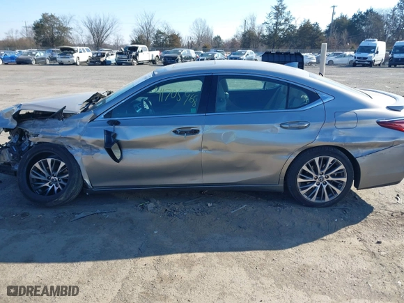 2020 Lexus ES with VIN 58ADZ1B11LU069221, listed as a IAAI auction lot 41705468 with 49,853 mi miles. Bid and sale history available at carsss.com. Image 13.