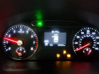 2019 Kia Sorento LX z VIN 5XYPG4A56KG558427, wystawiony jako Copart lot #51971055 z przebiegiem 103 523 mil mil oraz Szkoda całkowita • Salvage title. Historia ofert i sprzedaży dostępna na DreamBid. Obrazek 9.