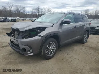 2019 Toyota Highlander SE with VIN 5TDJZRFH8KS598432, listed as a Copart auction lot 48376755 with 87,674 mi miles and Salvage Title. Bid and sale history available at carsss.com. Image 1.