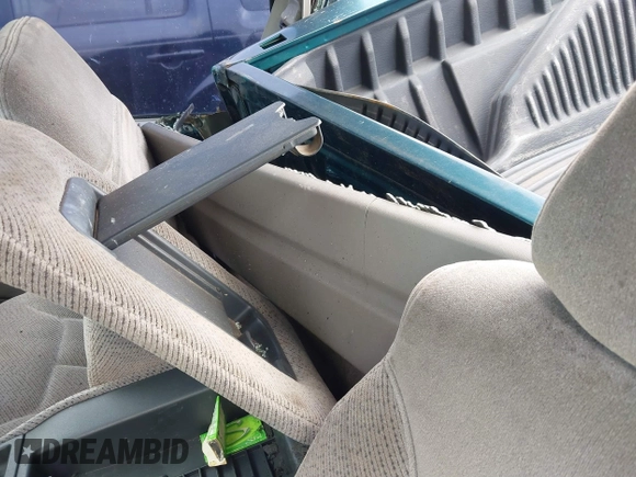 1996 Chevrolet Silverado 1500 with VIN 1GCEC14R7TZ225222, listed as a IAAI auction lot 41545457 with 205,561 mi miles and . Bid and sale history available at DreamBid. Image 8.