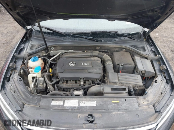 2017 Volkswagen Passat SE z VIN 1VWGT7A30HC031442, wystawiony jako IAAI lot #42008142 z przebiegiem 171 069 mil mil oraz . Historia ofert i sprzedaży dostępna na DreamBid. Obrazek 10.