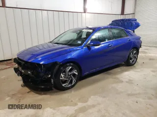 2025 Hyundai Elantra Limited z VIN KMHLN4DJ5SU127441, wystawiony jako Copart lot #55051055 z przebiegiem 9 861 mil mil oraz Czysty tytuł • Clean title. Historia ofert i sprzedaży dostępna na DreamBid. Obrazek 1.