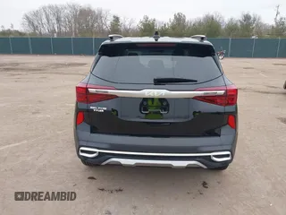 2023 Kia Seltos EX z VIN KNDERCAA9P7468220, wystawiony jako IAAI lot #38660032 z przebiegiem 13 077 mil mil oraz . Historia ofert i sprzedaży dostępna na DreamBid. Obrazek 16.