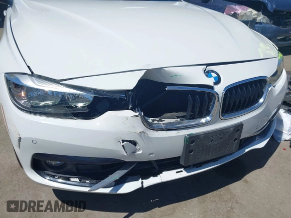 2017 BMW 3 Series 330i с VIN WBA8B9G55HNU50399, выставлен на аукционе IAAI как лот 42630561 с пробегом 60 176 миль миль и . История ставок и продаж доступна на DreamBid. Изображение 6.