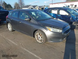 2015 Ford Focus SE with VIN 1FADP3K26FL317419, listed as a IAAI auction lot 41805282 with 1 mi miles. Bid and sale history available at carsss.com. Image 1.