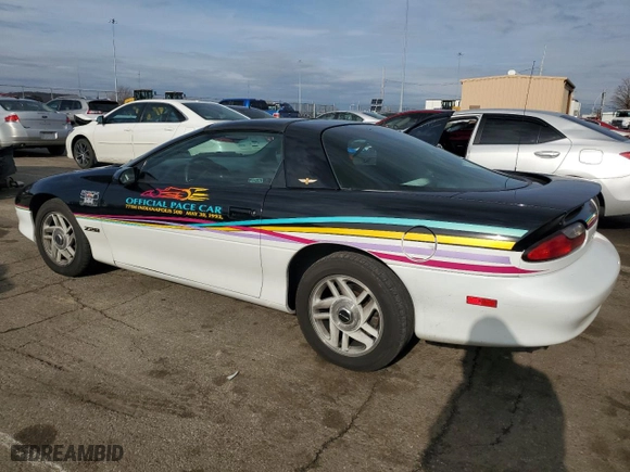 1993 Chevrolet Camaro Z28 with VIN 2G1FP22P4P2105797, listed as a Copart auction lot 86332224 with 43,409 mi miles and Salvage Title. Bid and sale history available at carsss.com. Image 2.