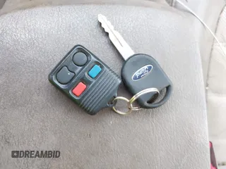 2003 Ford Explorer Eddie Bauer z VIN 1FMDU74K83UC53876, wystawiony jako IAAI lot #42502303 z przebiegiem 270 816 mil mil oraz . Historia ofert i sprzedaży dostępna na DreamBid. Obrazek 11.
