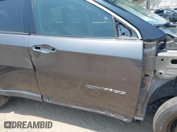 2018 Jeep Compass Limited with VIN 3C4NJCCB5JT253420, listed as a IAAI auction lot 42443809 with 98,057 mi miles and . Bid and sale history available at DreamBid. Image 19.