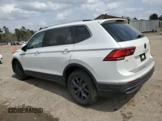 2023 Volkswagen Tiguan SE z VIN 3VVNB7AX9PM087233, wystawiony jako Copart lot #48940745 z przebiegiem 33 861 mil mil oraz Szkoda całkowita • Salvage title. Historia ofert i sprzedaży dostępna na DreamBid. Obrazek 2.