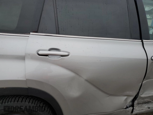 2021 Toyota Highlander XLE with VIN 5TDHZRBH8MS535368, listed as a Copart auction lot 54688095 with 56,480 mi miles and Salvage title. Bid and sale history available at DreamBid. Image 11.