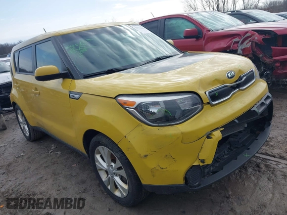 2015 Kia Soul + with VIN KNDJP3A52F7186605, listed as a IAAI auction lot 41711620 with 68,205 mi miles. Bid and sale history available at carsss.com. Image 1.