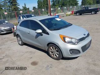 2013 Kia Rio SX z VIN KNADN5A32D6120598, wystawiony jako IAAI lot #42342103 z przebiegiem 121 081 mil mil oraz . Historia ofert i sprzedaży dostępna na DreamBid. Obrazek 1.